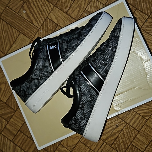 Michael Kors Juno Stripe Lace Up Sneakers - Picture 6 of 8